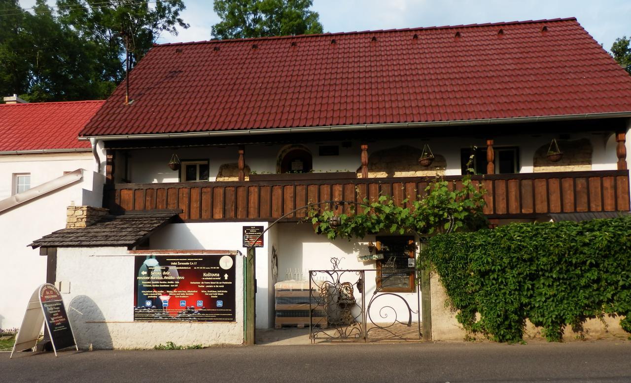 Rodinne Vinarstvi Mikulenkovi Velke Zernoseky Bagian luar foto