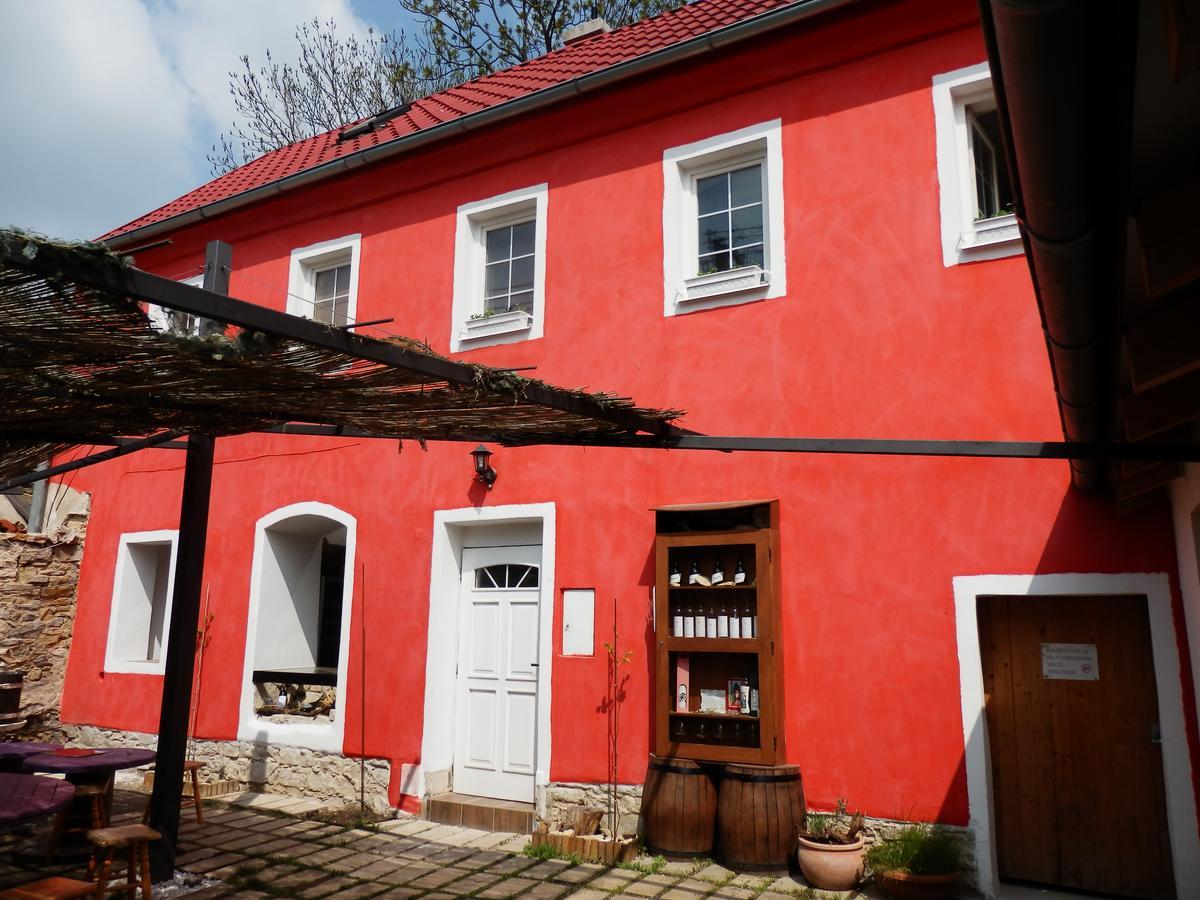 Rodinne Vinarstvi Mikulenkovi Velke Zernoseky Bagian luar foto