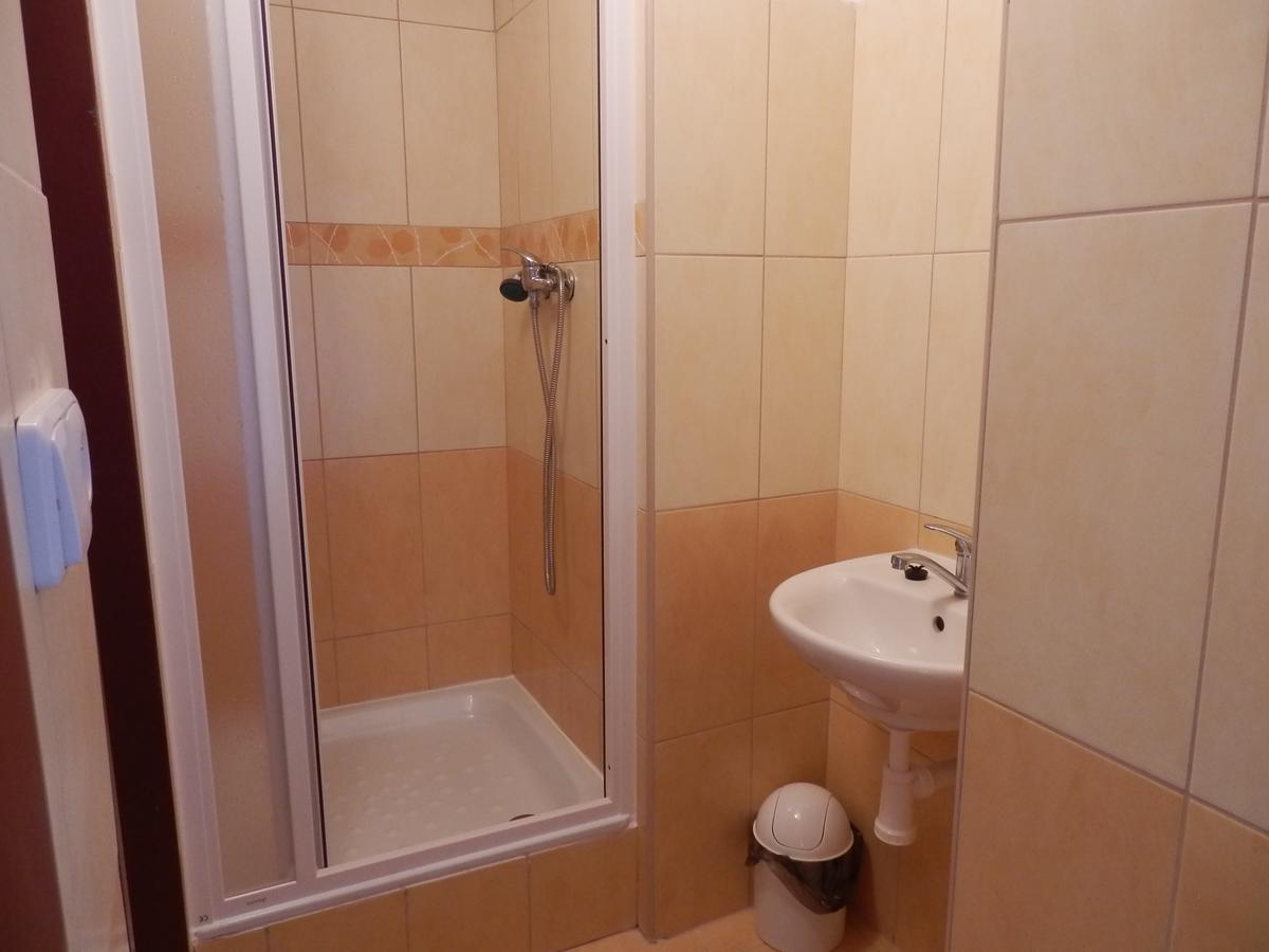Rodinne Vinarstvi Mikulenkovi Velke Zernoseky Bagian luar foto